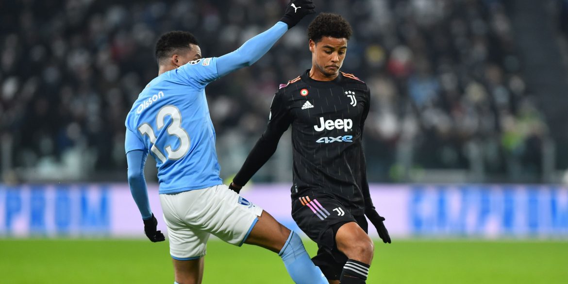 Everton Could Sign Strong £10m Tarkowski Replacement