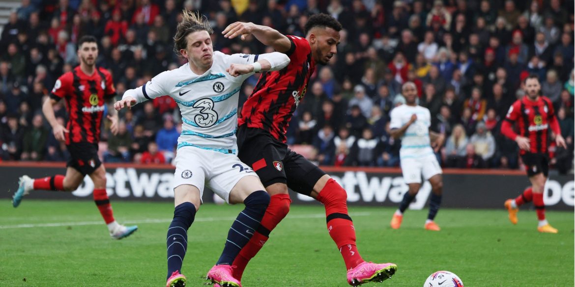 Free agent: Newcastle could move to sign £138,000-p/w star alongside Kelly